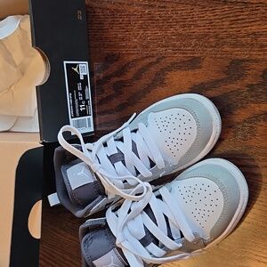 Jordan 1 Mid TD Smoke Grey White Anthracite Boys Shoe 640734-078 Sz 11